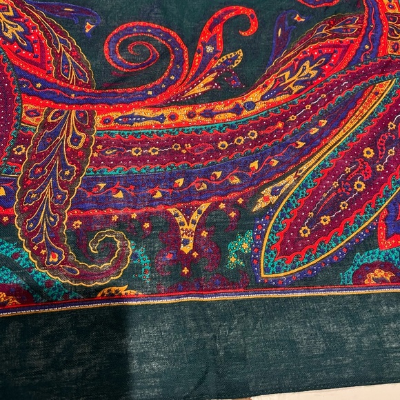 Symphony Scarfs Made in Italy 100% Rayon Paisley Scarf Emerald Green Jewel Wrap - Picture 2 of 5